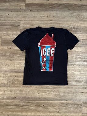 HOLLISTER ICEE POLAR BEAR COOLEST DRINK IN TOWN GRAY MEDIUM T-SHIRT
